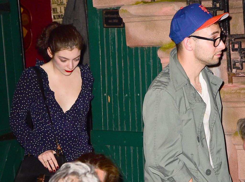 Taylor Swift Assembles Lorde Cara Delevingne And Jack Antonoff For Dinner In New York E Online